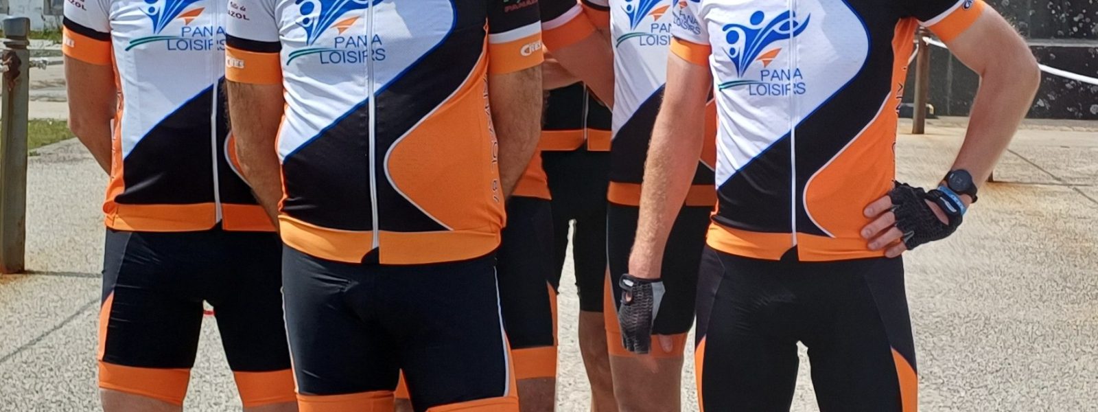 Tenues aux couleurs du club